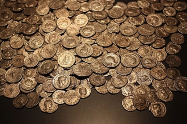 Roman gold coins discovered in Britain that may have been buried before the Conquest