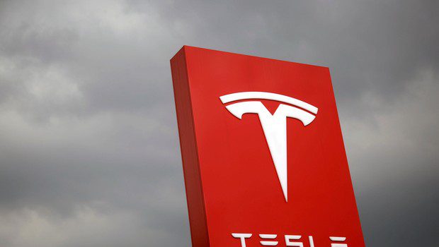 Tesla (Photo: Reuters/Tyrone Siu)