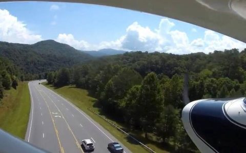The pilot landed on the highway after an engine failure;  watch video - 07/12/2022 - world
