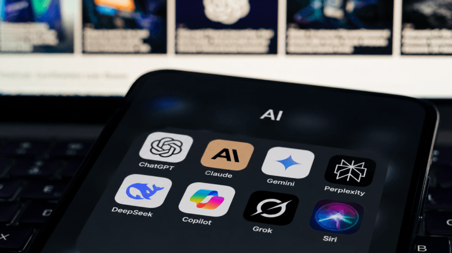 Claude Tops AI User Satisfaction Rankings as ChatGPT Shows Sharp Current-Former User Divide